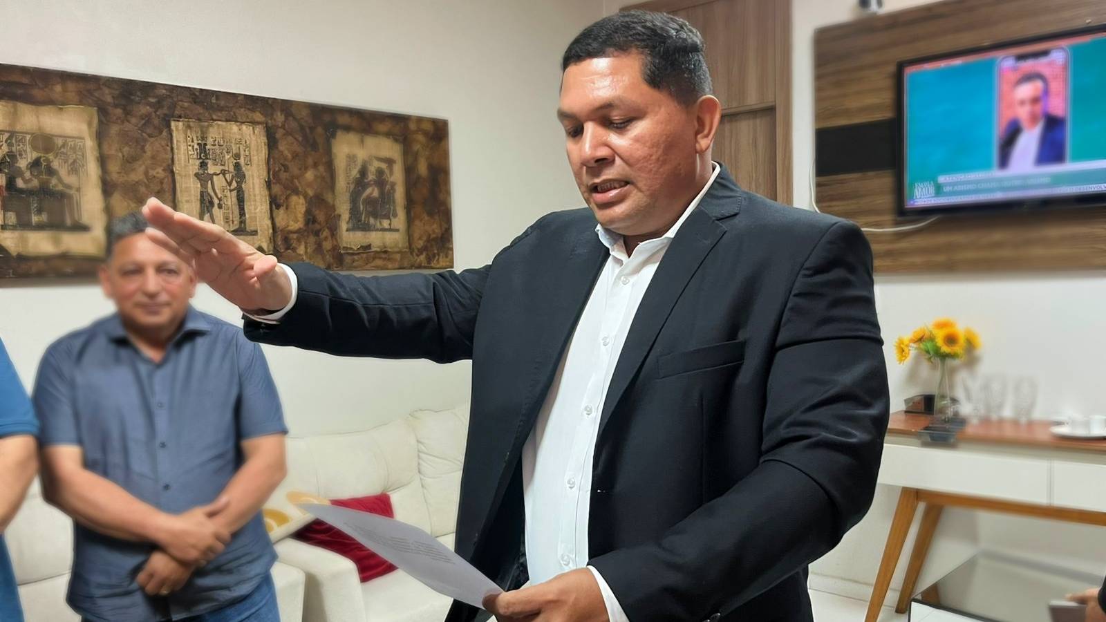 Reginaldo Faraó toma posse como vereador de Macapá