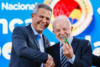 Tartarugalzinho recebe Selo Ouro do Governo Federal e prefeito Bruno Mineiro é premiado por Lula