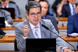 Senado aprova projeto de Randolfe e transforma TFD em lei: “Garantia a quem mais precisa”