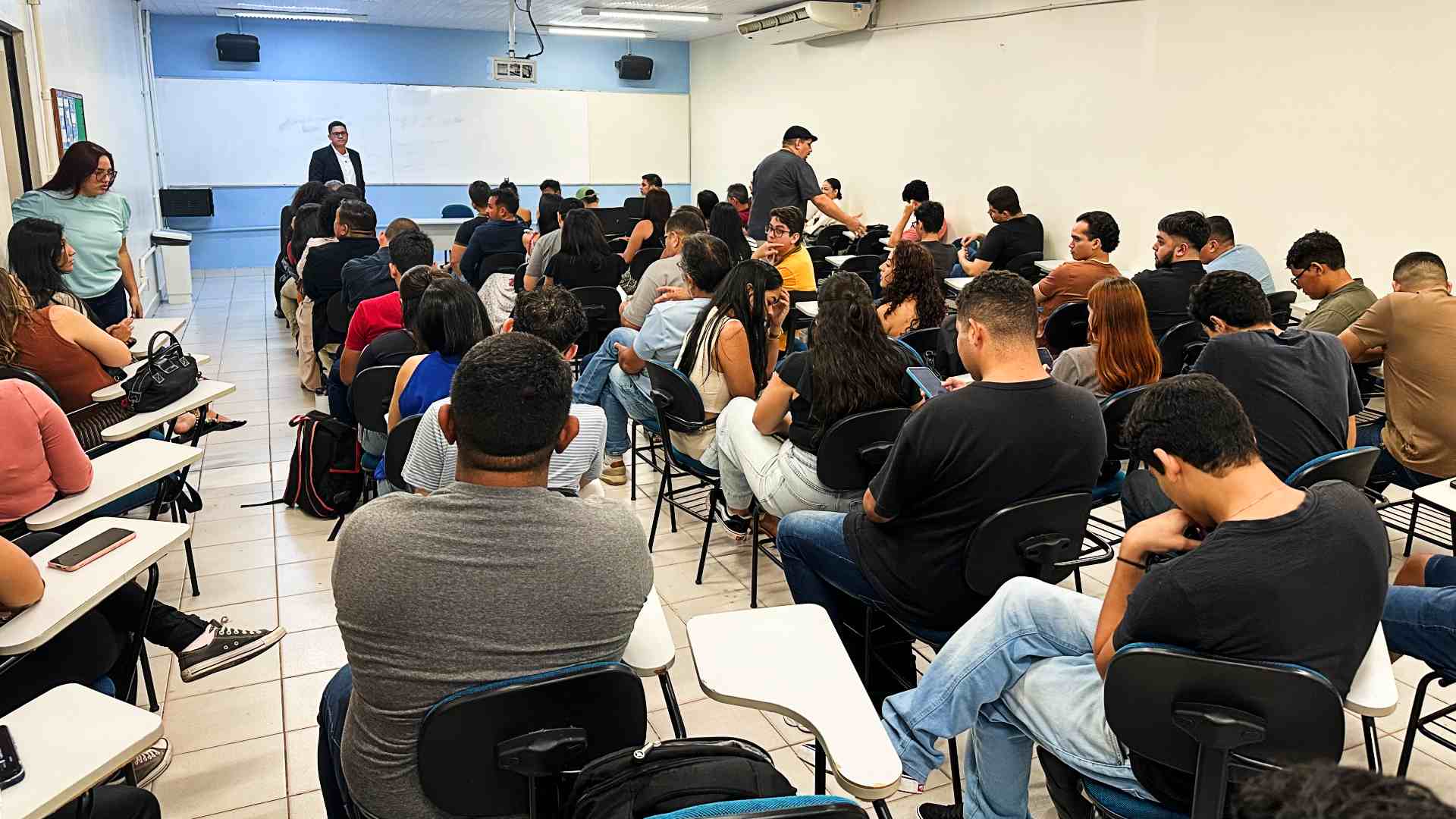 "O estágio obrigatório é a chave para a aprovação na OAB e para a vida", diz advogado durante palestra na Estácio Amapá 52 "O estágio obrigatório é a chave para a aprovação na OAB e para a vida", diz advogado durante palestra na Estácio Amapá