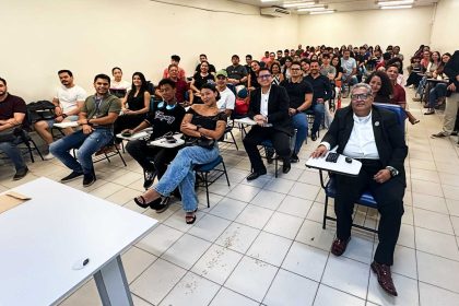 "O estágio obrigatório é a chave para a aprovação na OAB e para a vida", diz advogado durante palestra na Estácio Amapá