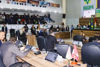 Vereadores barram arquivamento e mantém processo que pode cassar vice-prefeito Mário Neto