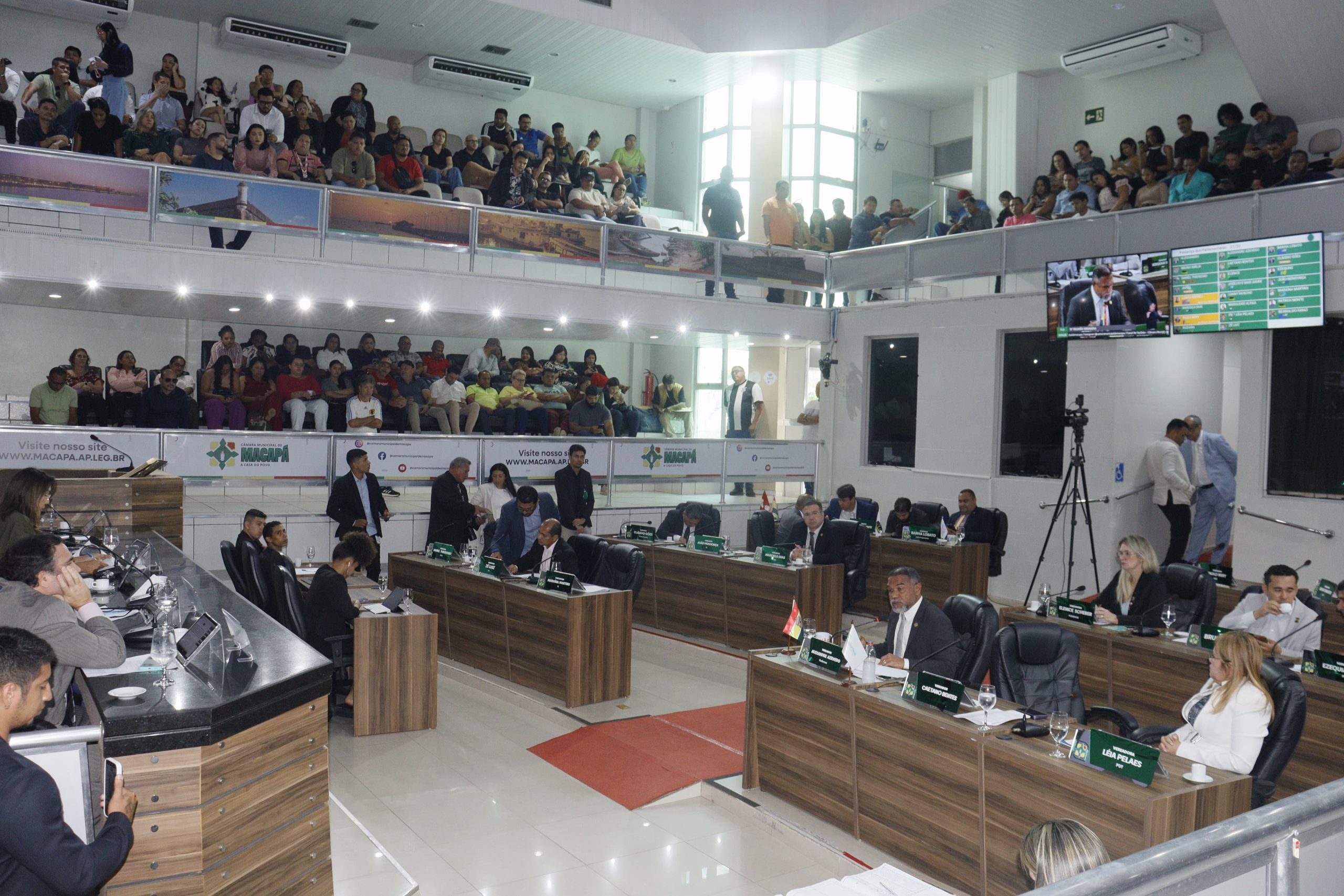 Vereadores barram arquivamento e mantém processo que pode cassar vice-prefeito Mário Neto