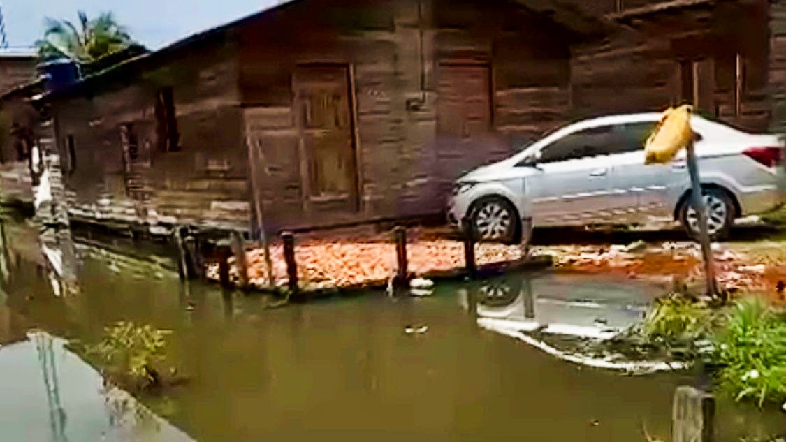 Prefeito Pedro DaLua lidera força-tarefa e garante assistência a famílias após chuva intensa em Macapá 52 Prefeito Pedro DaLua lidera força-tarefa e garante assistência a famílias após chuva intensa em Macapá