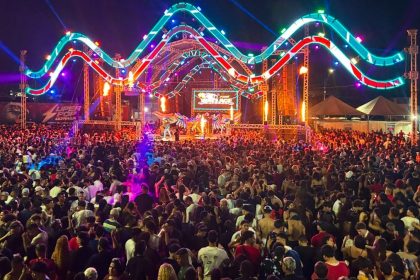 Festival "Rock Doido" leva multidão à Praça Jacy Barata Jucá durante o Macapá Verão 2026