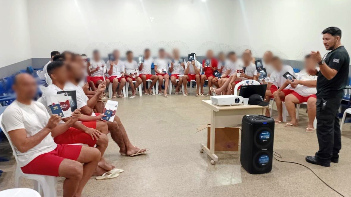 Iapen entrega Bíblia e livros religiosos a internos LGBTQIAPN+ em ação de assistência espiritual 52 Iapen entrega Bíblia e livros religiosos a internos LGBTQIAPN+ em ação de assistência espiritual