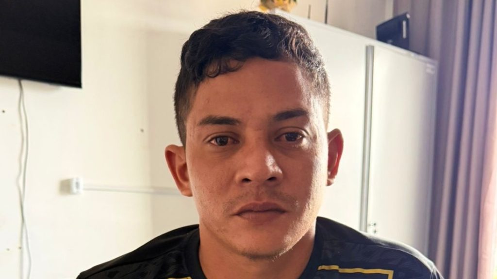Homem esfaqueia companheira em Porto Grande e é procurado pela polícia