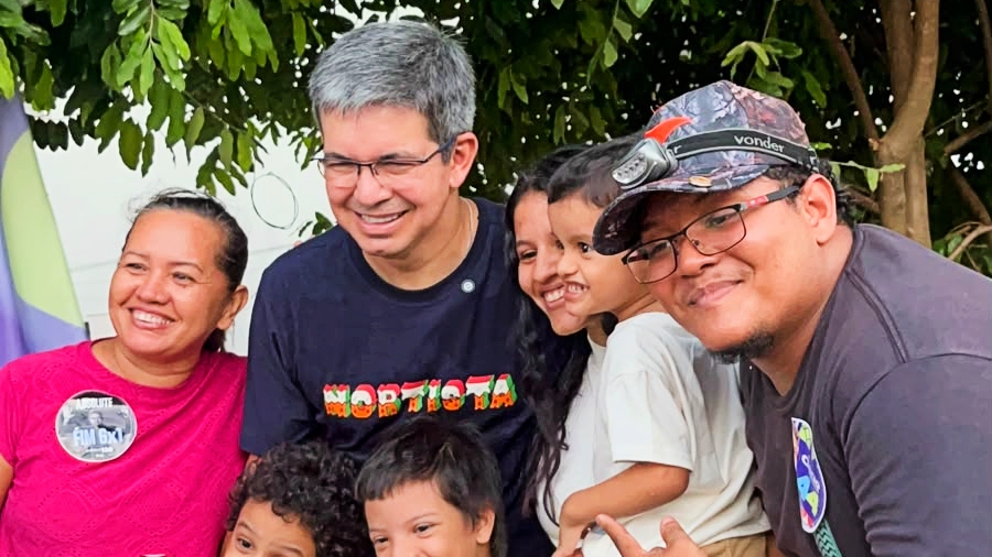 Randolfe Rodrigues é recebido com festa por moradores do Açucena e Vila dos Oliveiras 52 Randolfe Rodrigues é recebido com festa por moradores do Açucena e Vila dos Oliveiras