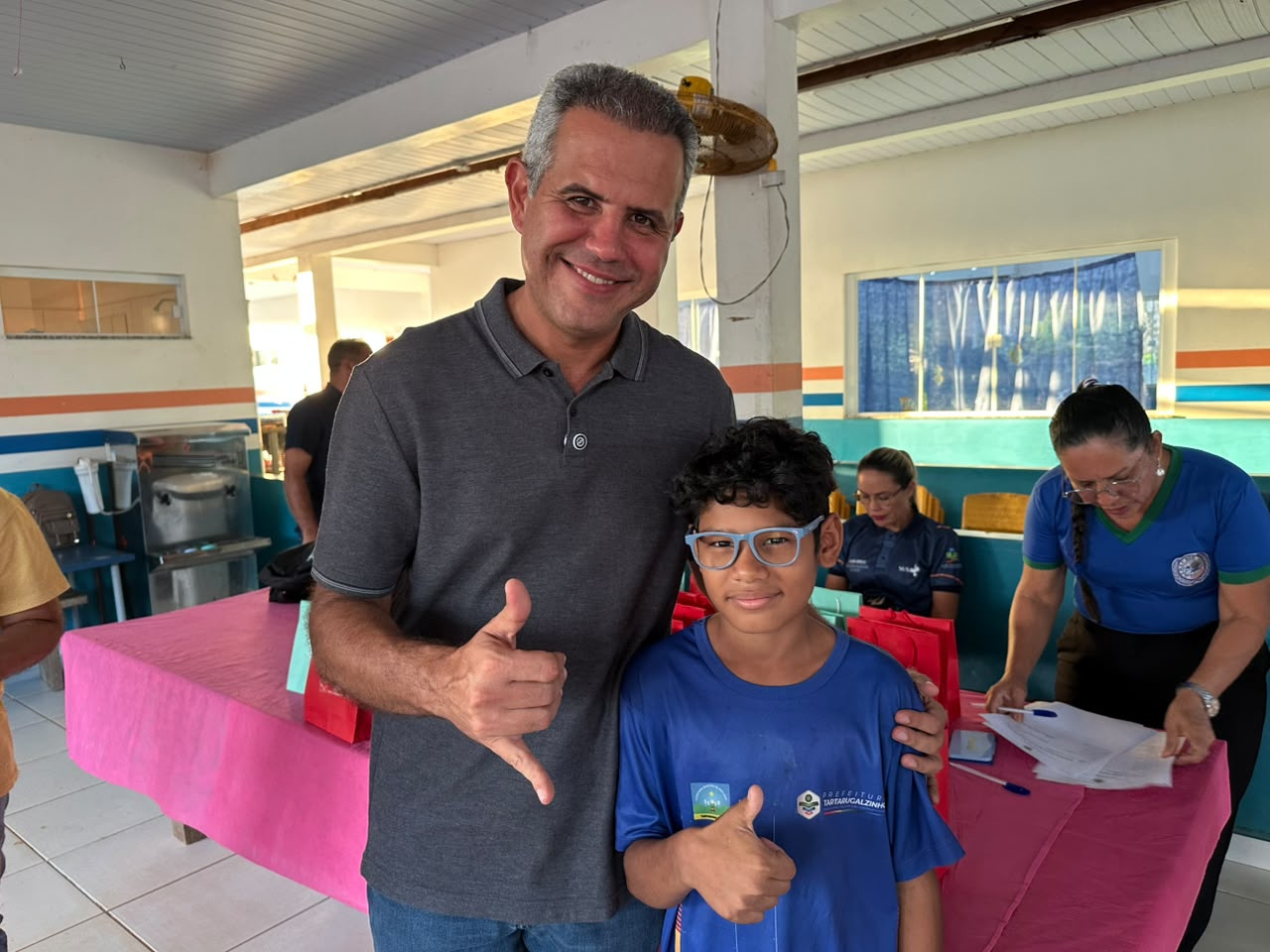 Bruno Mineiro entrega óculos de grau a alunos da rede municipal e meta é atender 2.700 estudantes em Tartarugalzinho 52 Bruno Mineiro entrega óculos de grau a alunos da rede municipal e meta é atender 2.700 estudantes em Tartarugalzinho